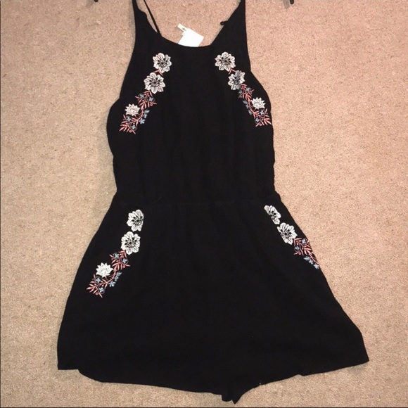 Romper - Picture 1 of 5